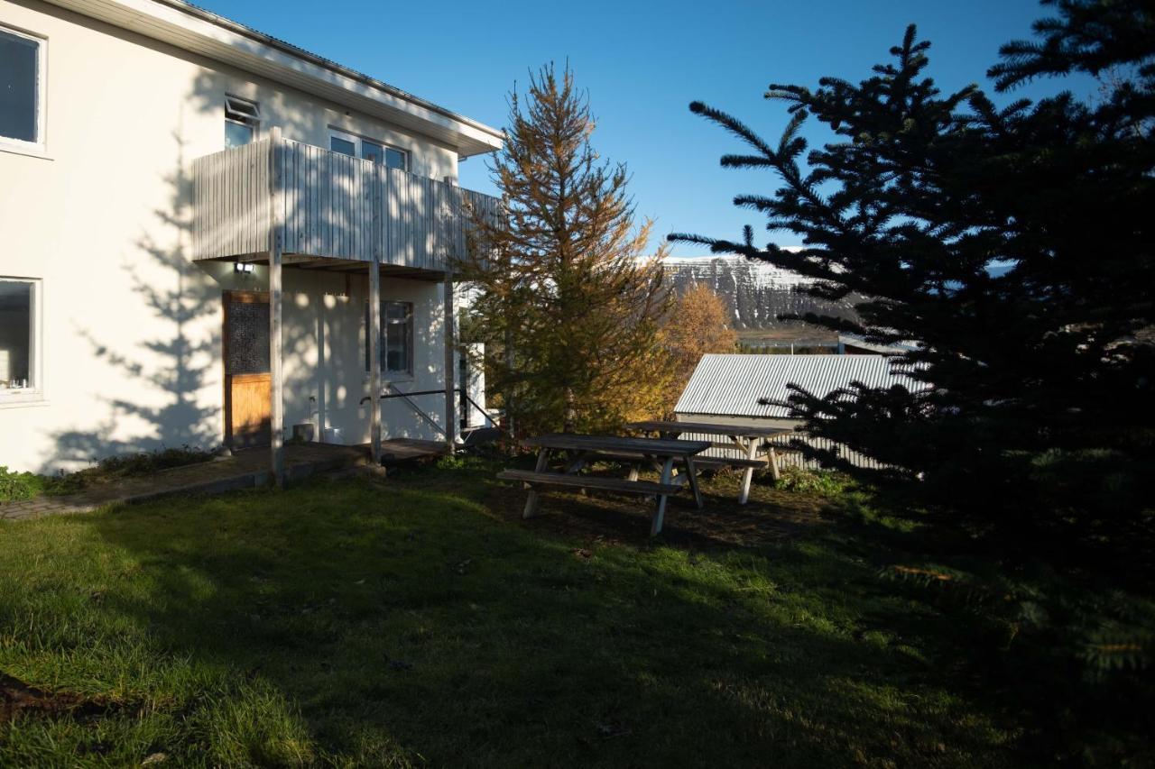 The Guesthouse By The Fjord Thingeyri Exterior foto