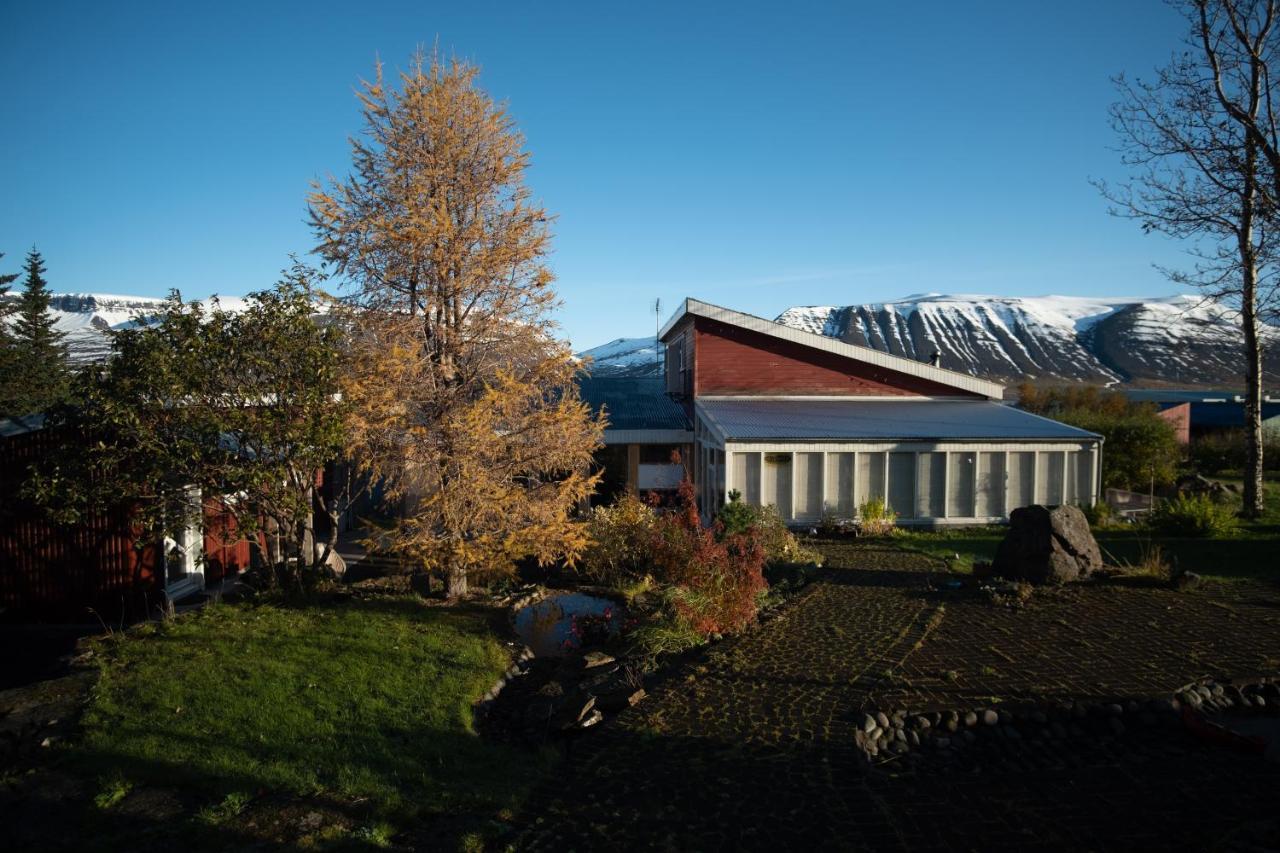 The Guesthouse By The Fjord Thingeyri Exterior foto
