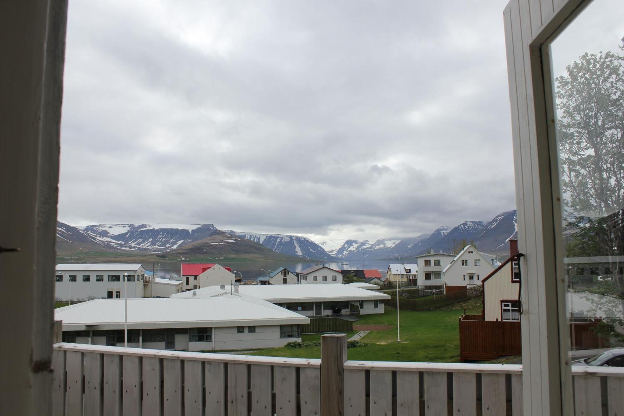 The Guesthouse By The Fjord Thingeyri Habitación foto