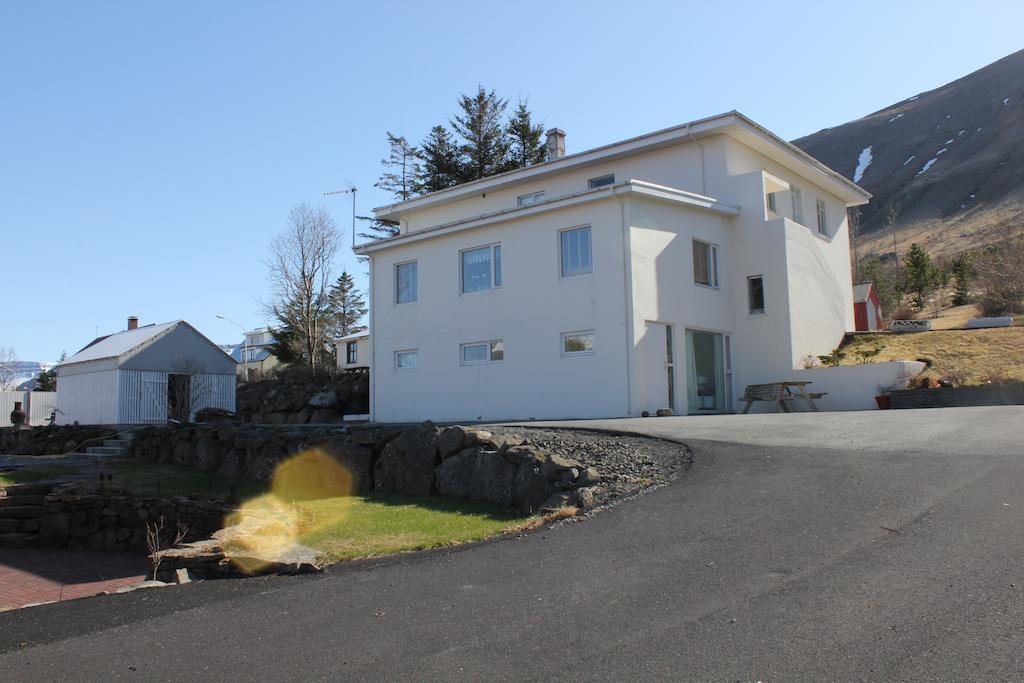 The Guesthouse By The Fjord Thingeyri Exterior foto