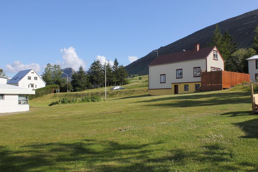The Guesthouse By The Fjord Thingeyri Exterior foto