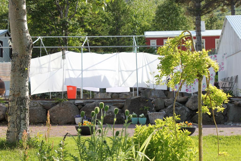 The Guesthouse By The Fjord Thingeyri Exterior foto