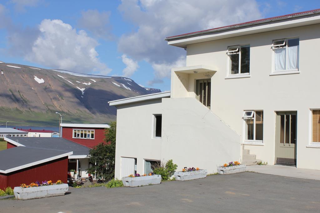 The Guesthouse By The Fjord Thingeyri Exterior foto